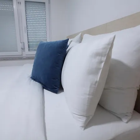 Deluxe Bellevue Apartman *